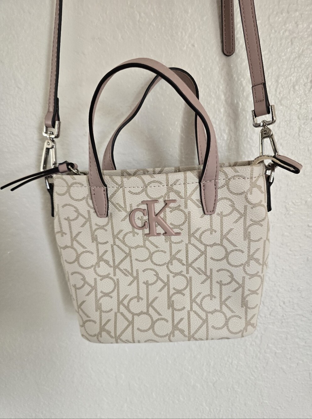 Calvin Klein Small crossbody/satchel purse Logo Cream and pink 8.5 in EUC